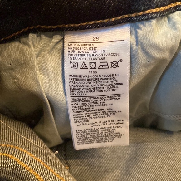 Old Navy Higher High-Rise Flare Jean - Picture 7 of 7